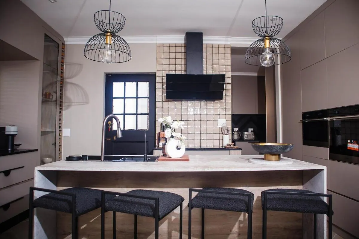 5 On Dana Villa Port Elizabeth